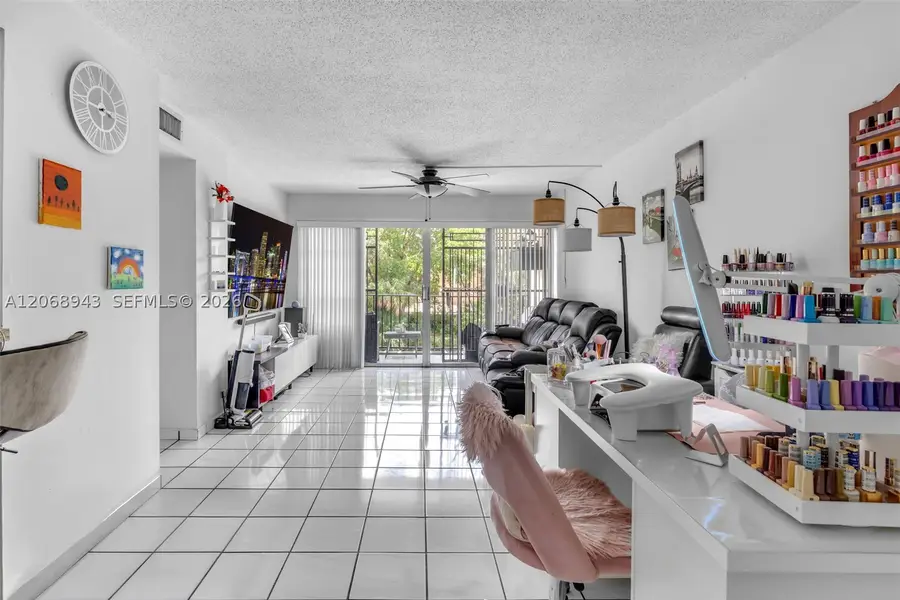 8895 Fontainebleau Blvd #207, Miami, FL 33172 - #3