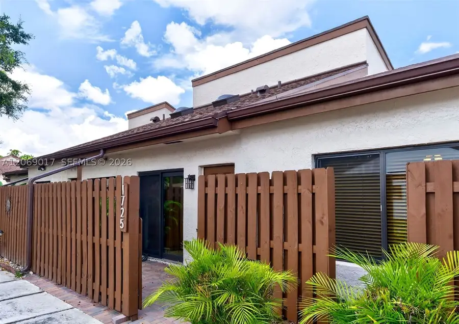 1725 NW 71st Ave, Plantation, FL 33313 - #3