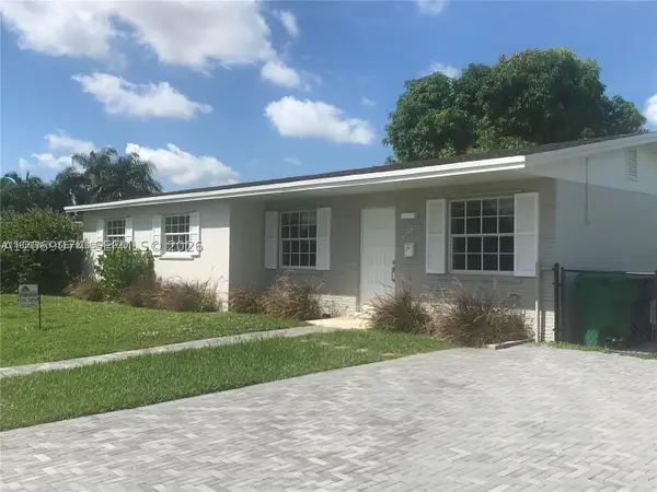 17940 NW 85th Ave, Hialeah, FL 33015
