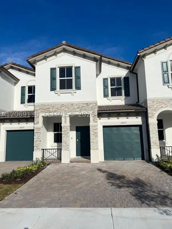 12613 NW 23rd Pl, Miami, FL 33167