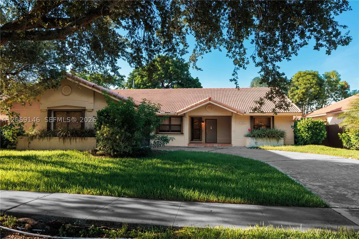 15821 Huntridge Rd, Davie, FL 33331 - #1