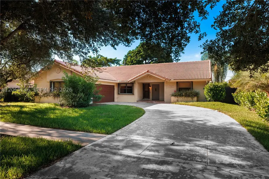 15821 Huntridge Rd, Davie, FL 33331 - #2