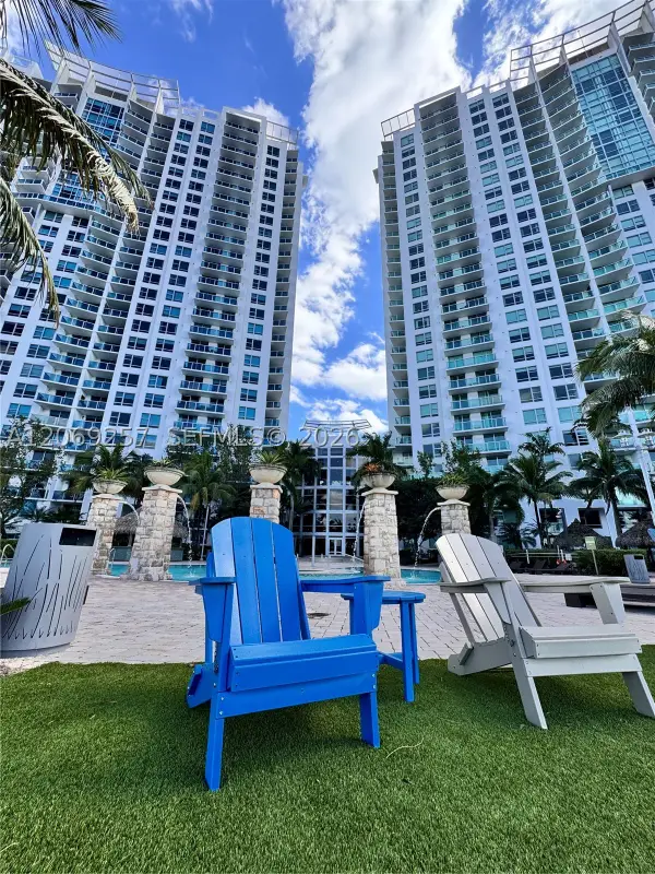2681 N Flamingo Rd #2705S, Sunrise, FL 33323