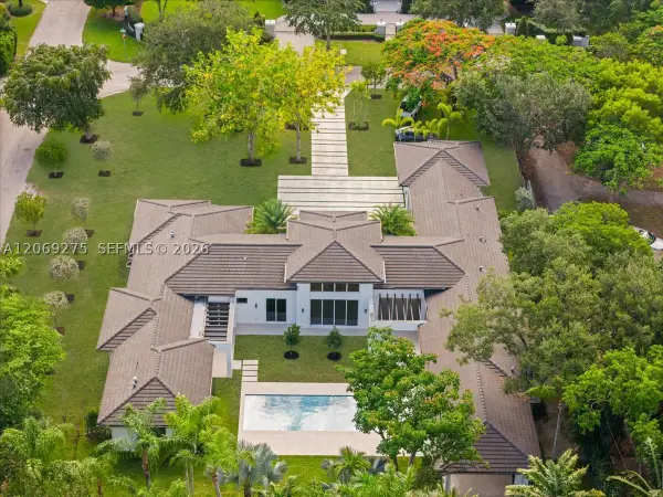 9025 SW 114th St, Miami, FL 33176