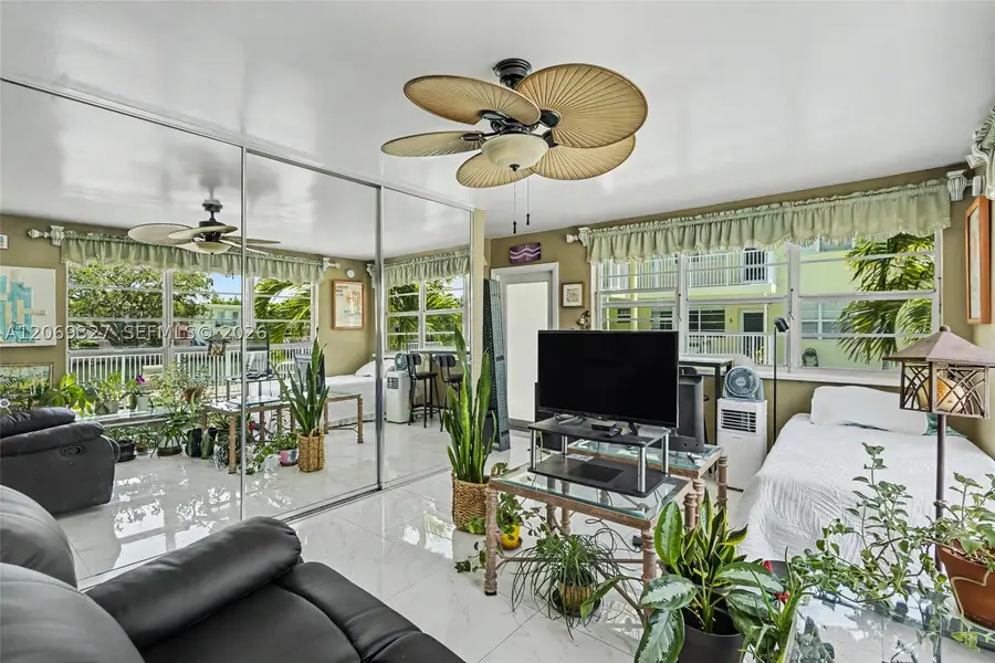 350 S Shore Dr #15, Miami Beach, FL 33141 - #3