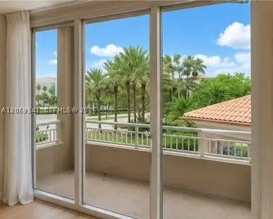 19501 W Country Club Dr #210, Aventura, FL 33180 - #2