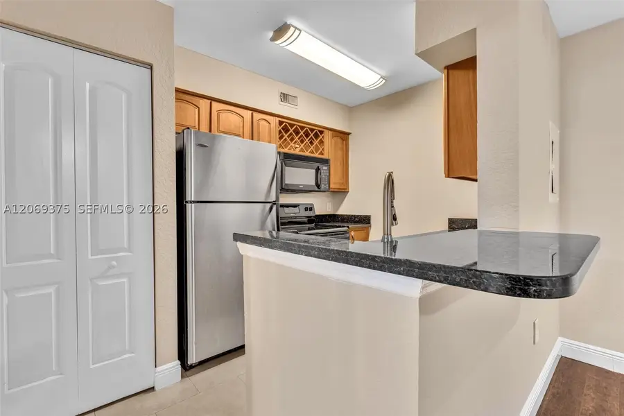 2850 N Oakland Forest Dr #208, Oakland Park, FL 33309 - #2