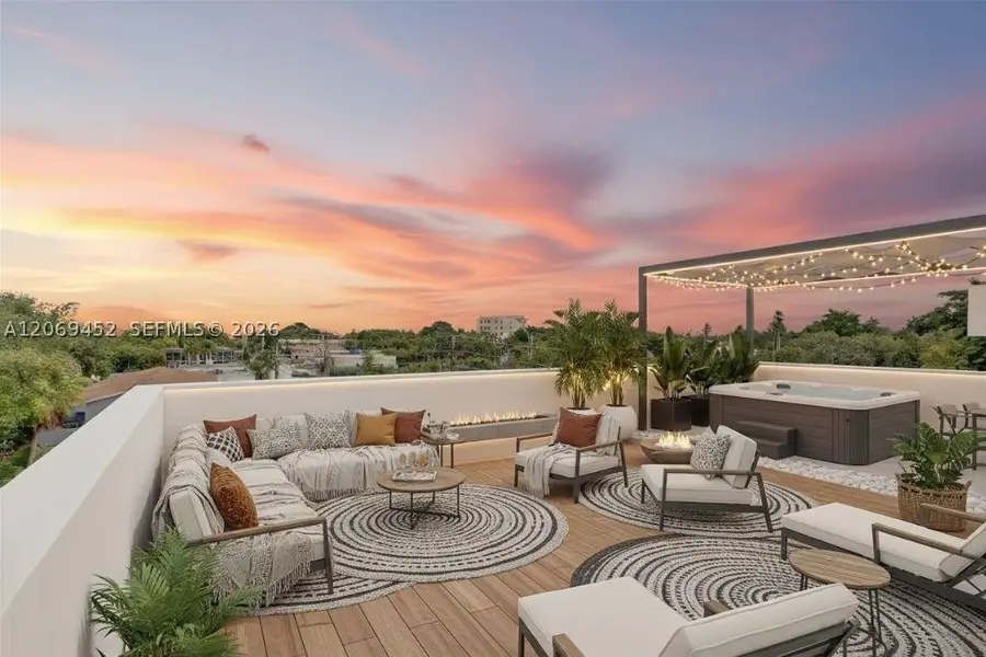 525 NE 61st St, Miami, FL 33137 - #2