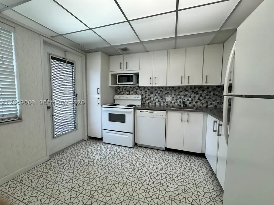 2950 N Palm Aire Dr #605, Pompano Beach, FL 33069 - #3