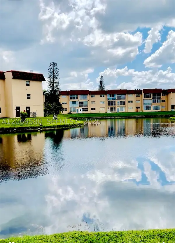 8881 Sunrise Lakes Blvd #108, Sunrise, FL 33322