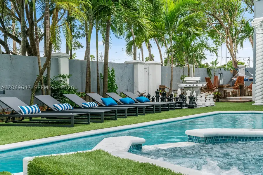 12141 Walsh Blvd, Miami, FL 33184 - #2