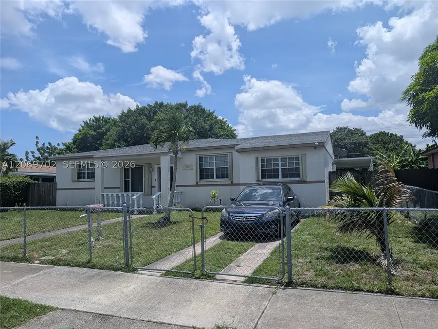 560 NW 184th Ter, Miami Gardens, FL 33169 - #2