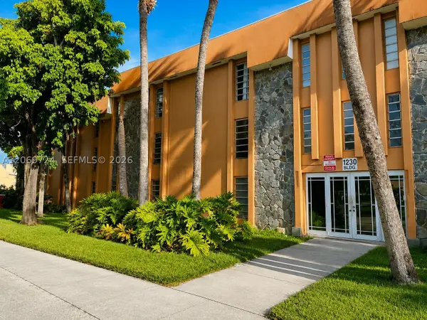 1230 W 54th St #329A, Hialeah, FL 33012