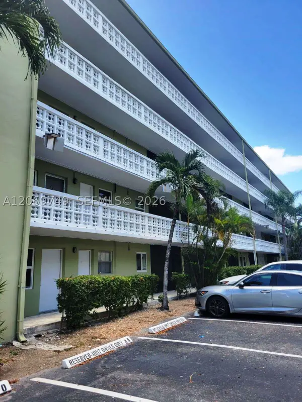 1425 Arthur St #101A, Hollywood, FL 33020