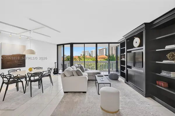 1000 Island Blvd #405, Aventura, FL 33160