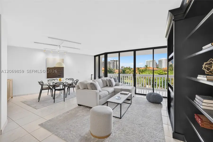 1000 Island Blvd #405, Aventura, FL 33160 - #3