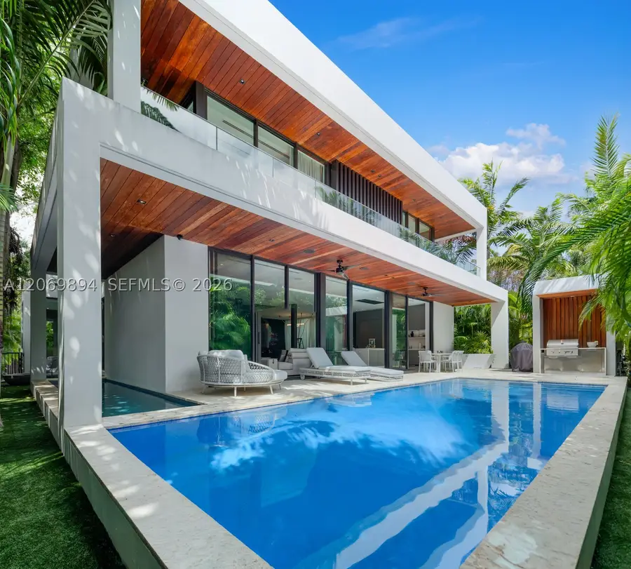 6015 N Bay Rd, Miami Beach, FL 33140 - #2
