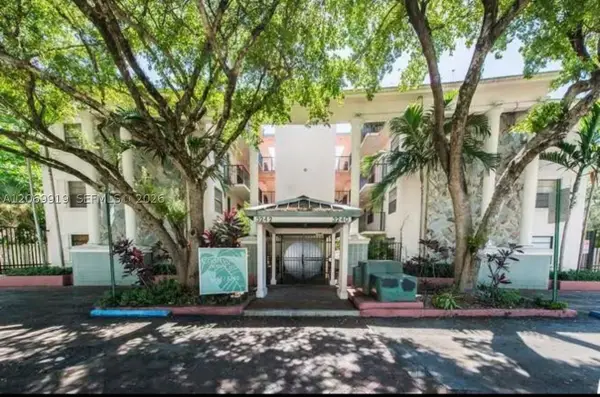 3240 Mary St #S202, Coconut Grove, FL 33133