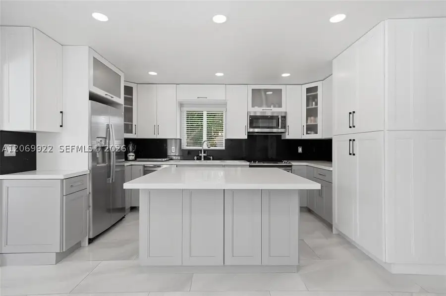 1580 NE 34th St, Oakland Park, FL 33334 - #3