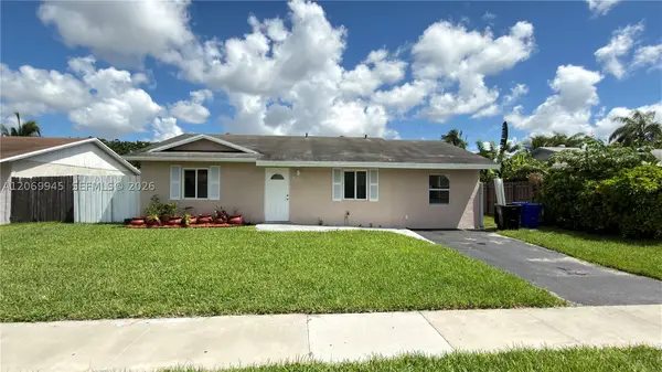8151 SW 7th St, North Lauderdale, FL 33068