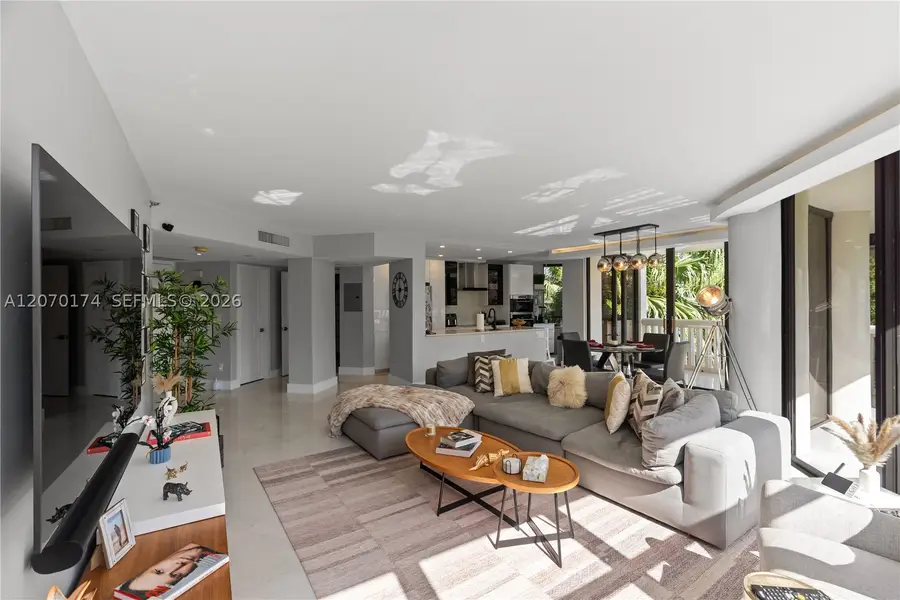 1000 W Island Blvd #202, Aventura, FL 33160 - #2