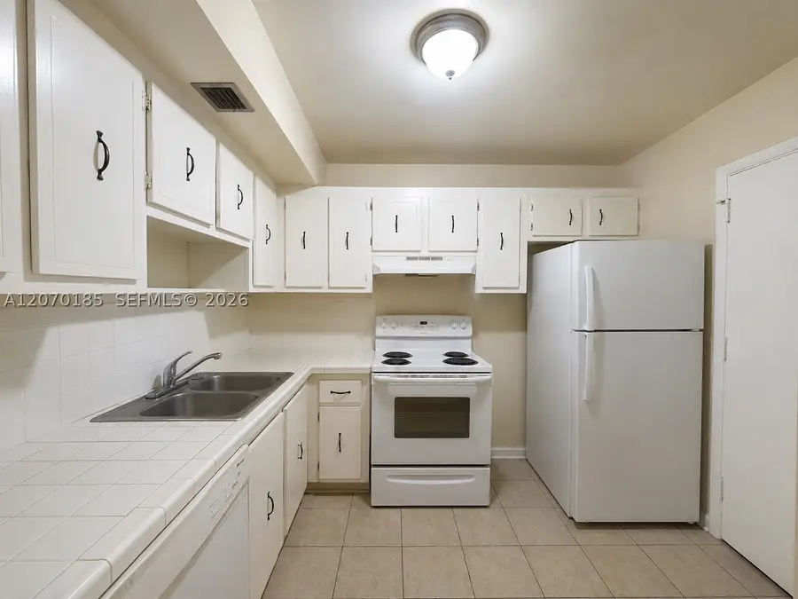 3700 NW 21st St #206, Lauderdale Lakes, FL 33311 - #2