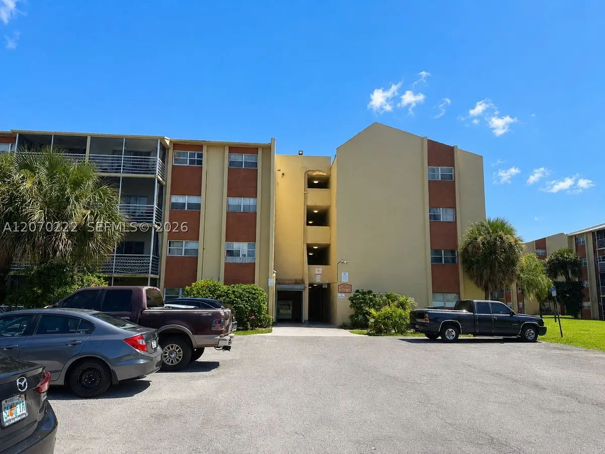 3600 NW 21st St #313, Lauderdale Lakes, FL 33311 - #1