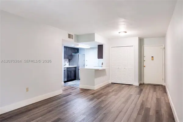 15888 SW 95th Ave #209, Miami, FL 33157