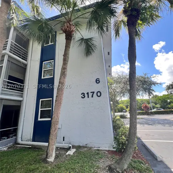 3170 Holiday Springs Blvd #6-105, Margate, FL 33063