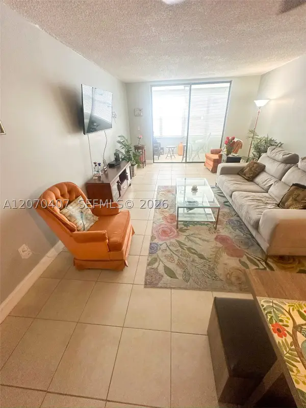 2860 Somerset Dr #400K, Lauderdale Lakes, FL 33311