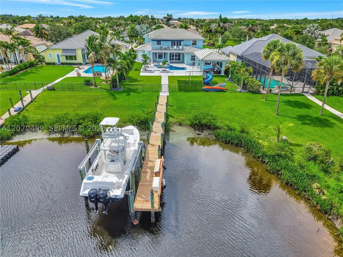 665 SW Yacht Basin Way, Stuart, FL 34997 - #1