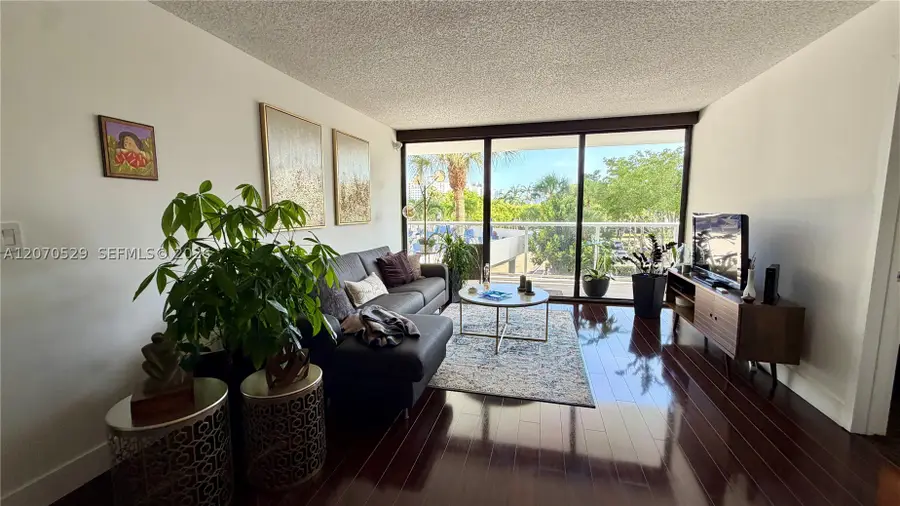 3701 N Country Club Dr #304, Aventura, FL 33180 - #2