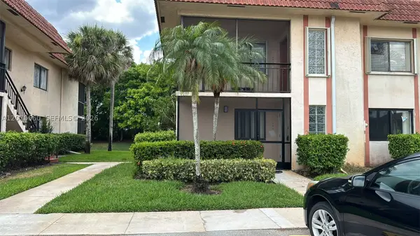 331 Lakeview Dr #101, Weston, FL 33326
