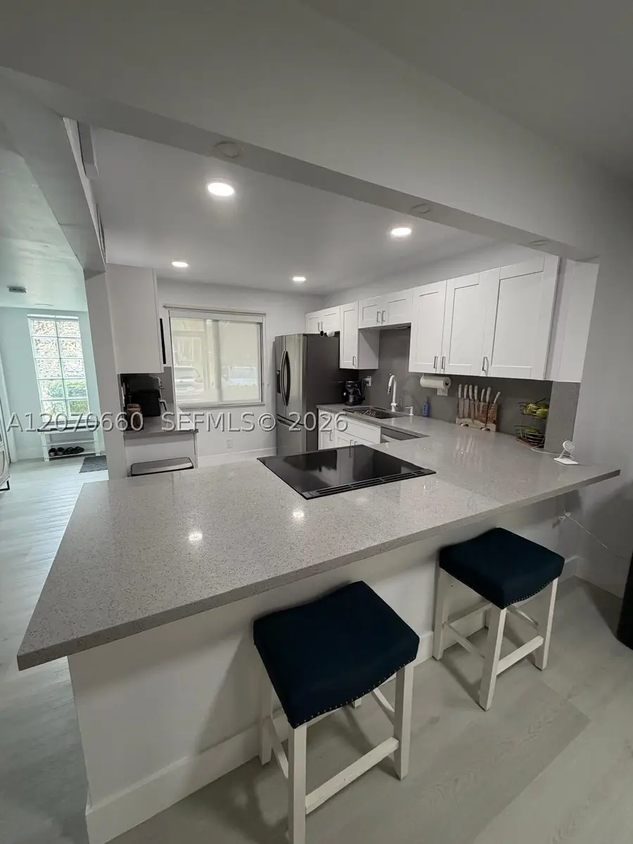 331 Lakeview Dr #101, Weston, FL 33326 - #2