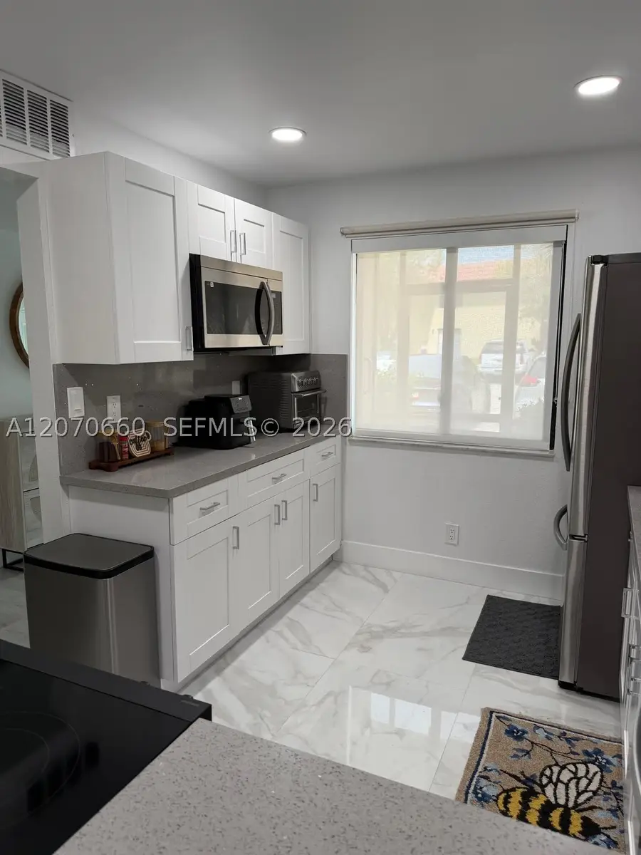 331 Lakeview Dr #101, Weston, FL 33326 - #3