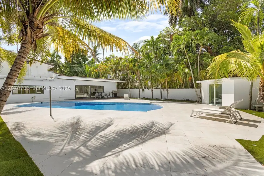2388 Prairie Ave, Miami Beach, FL 33140 - #2