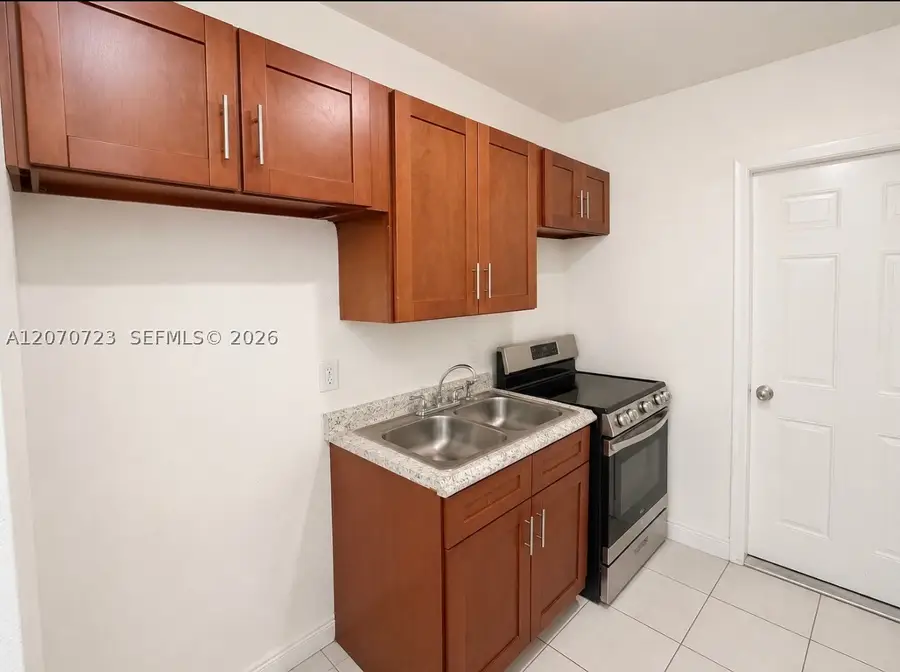 1041 NW 7th Ct, Hallandale Beach, FL 33009 - #3