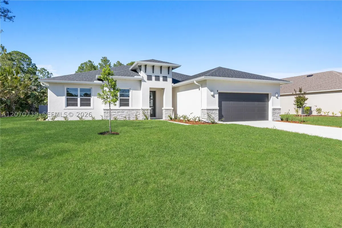 412 Vanguard St Se, Palm Bay, FL 32909 - #1