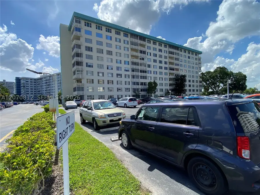 4330 Hillcrest Dr #1009, Hollywood, FL 33021 - #2