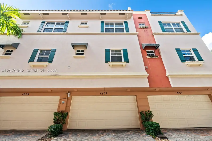 1033 NE 17th Way #1202, Fort Lauderdale, FL 33304 - #2