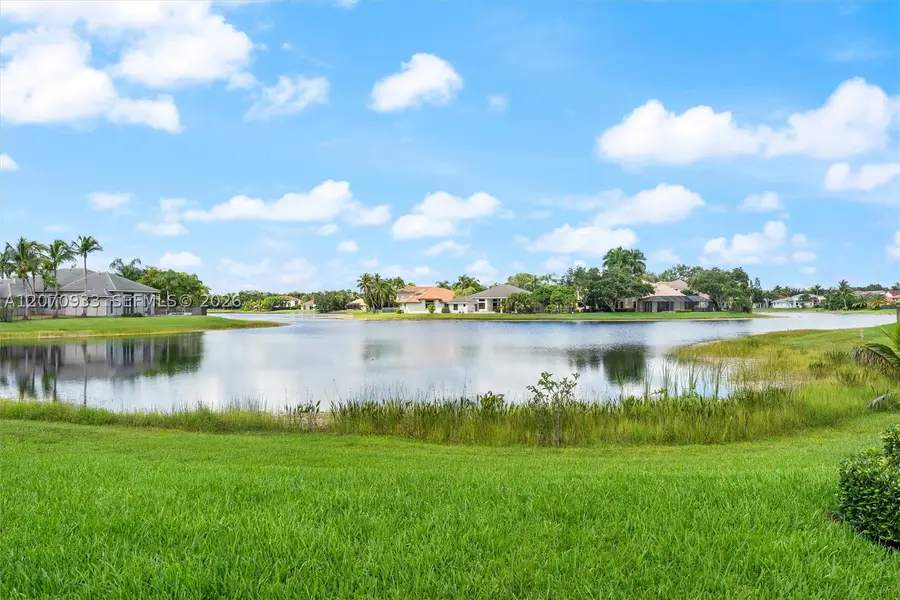 2733 Meadowood Dr, Weston, FL 33332 - #2
