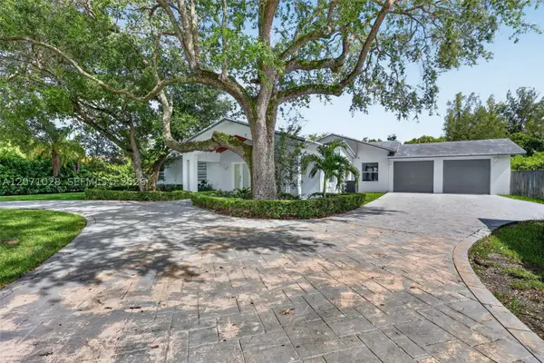 10890 SW 95th St, Miami, FL 33176