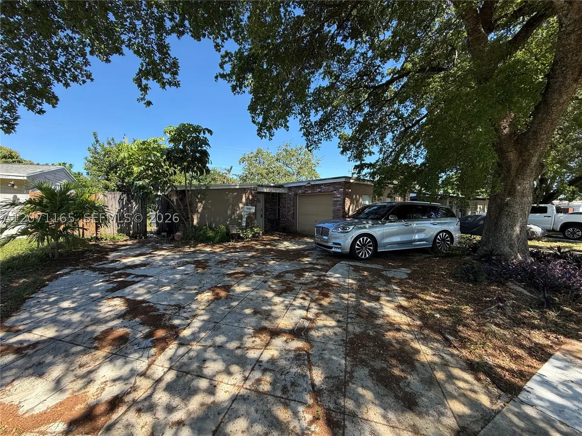 2751 N 66th Ave, Hollywood, FL 33024 - #1