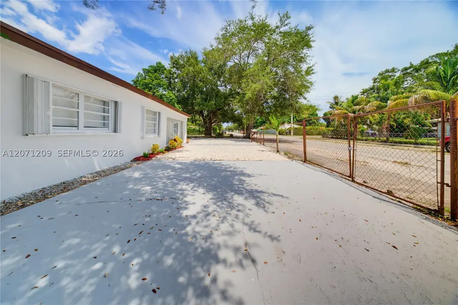 2101 NW 93rd Ter, Miami, FL 33147 - #2