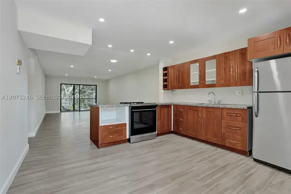 6090 N Sabal Palm Blvd #208, Tamarac, FL 33319
