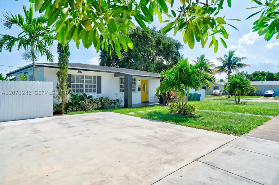 1298 NE 199th St, Miami, FL 33179 - #2
