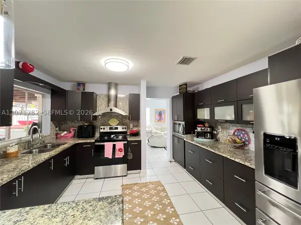 13249 NW 9 Ln, Miami, FL 33182
