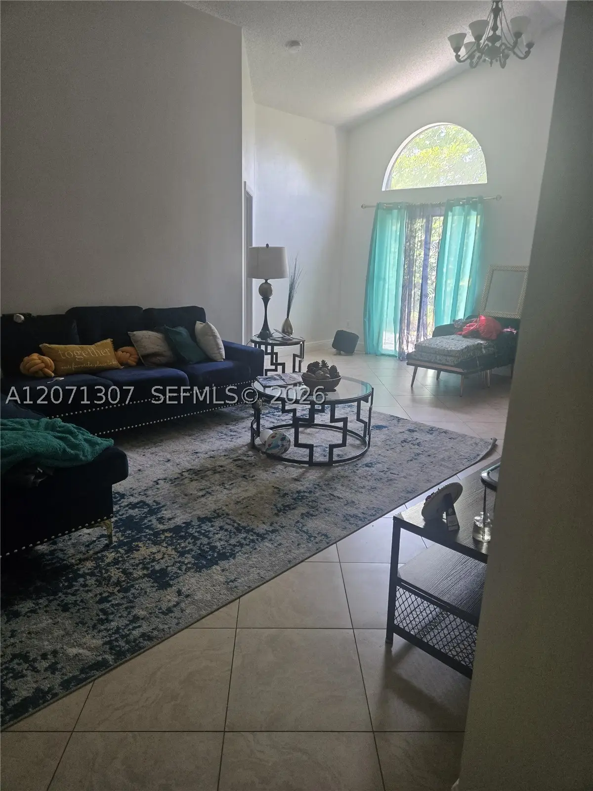 818 E Palm Run Dr, North Lauderdale, FL 33068 - #1