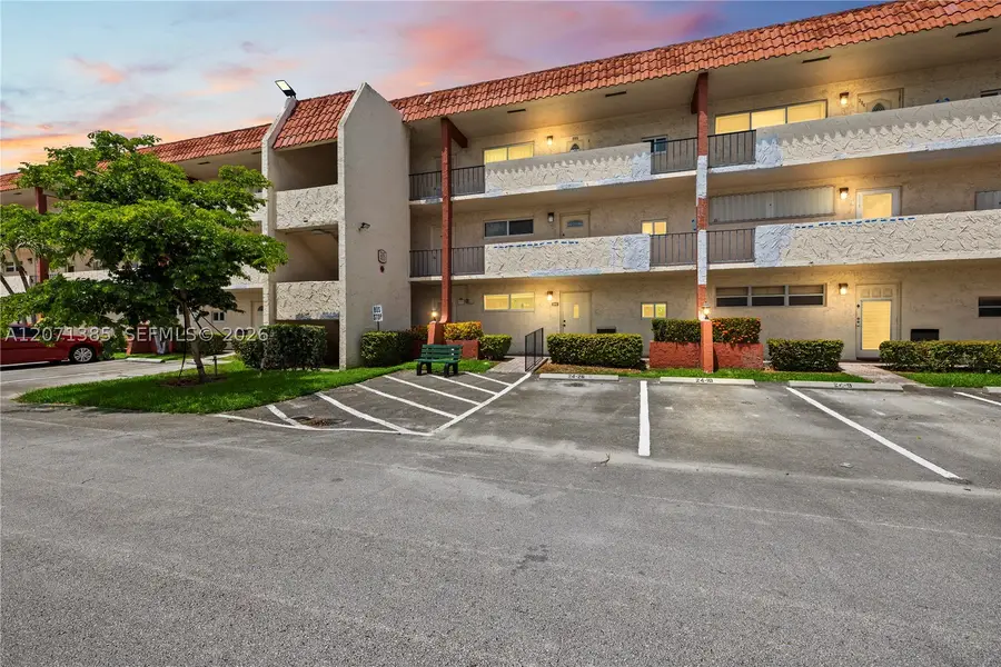 811 S Hollybrook Dr #105, Pembroke Pines, FL 33025 - #2