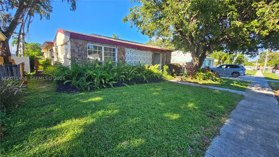 214 SW 2nd Pl, Dania Beach, FL 33004 - #2